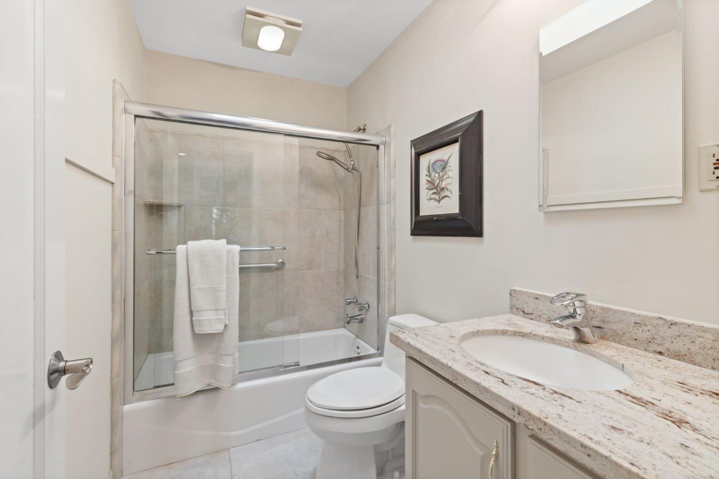 Detail Gallery Image 11 of 21 For 219 Chester St, Menlo Park,  CA 94025 - 2 Beds | 2 Baths