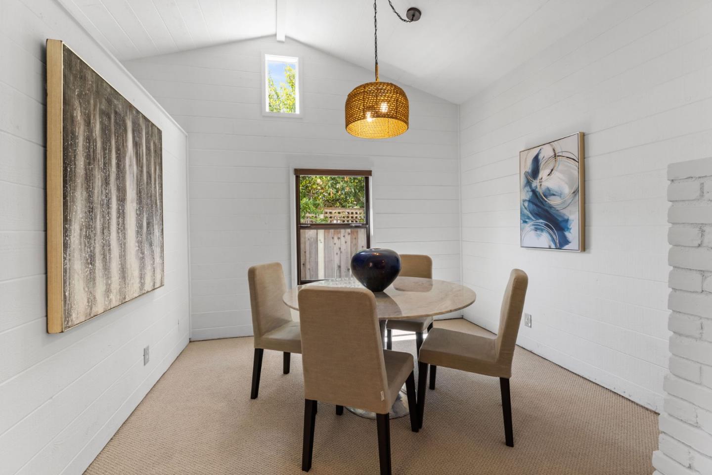 Detail Gallery Image 5 of 21 For 219 Chester St, Menlo Park,  CA 94025 - 2 Beds | 2 Baths