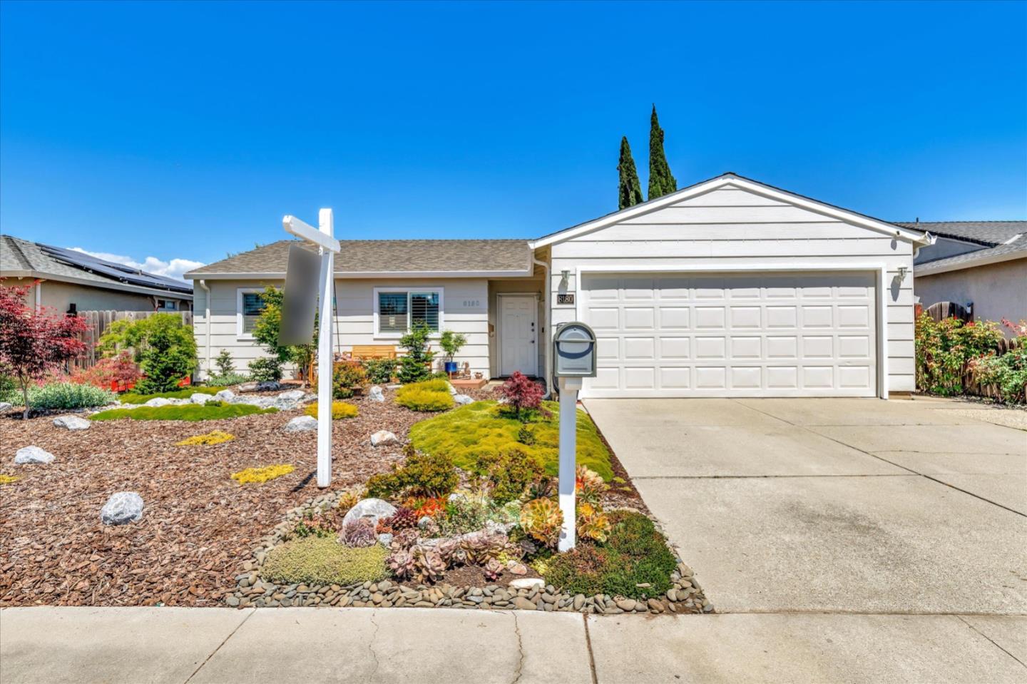 Detail Gallery Image 1 of 31 For 8180 Springdale Ct, Gilroy,  CA 95020 - 3 Beds | 2 Baths