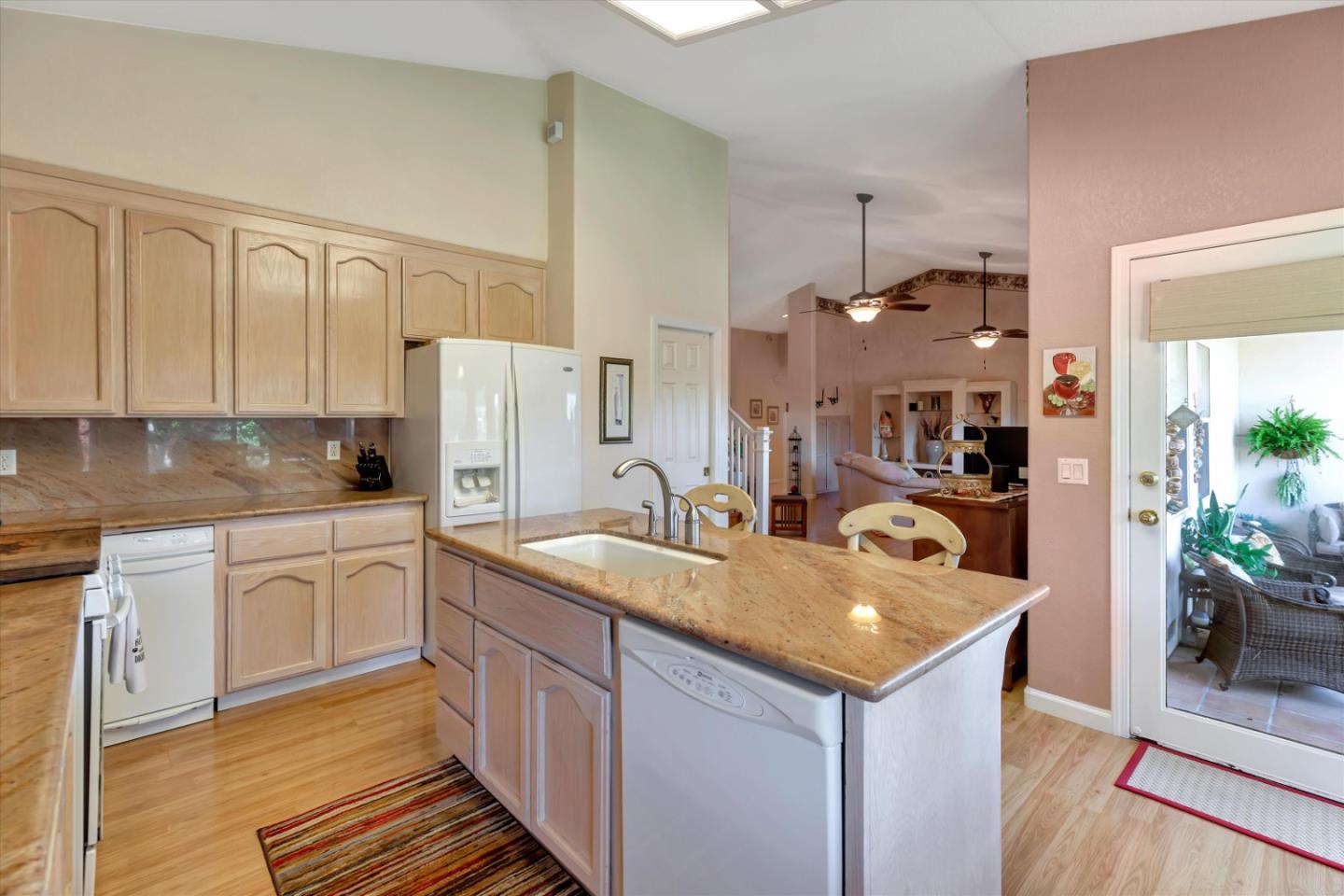Detail Gallery Image 15 of 32 For 1641 Albion Ct, Hollister,  CA 95023 - 4 Beds | 2/1 Baths