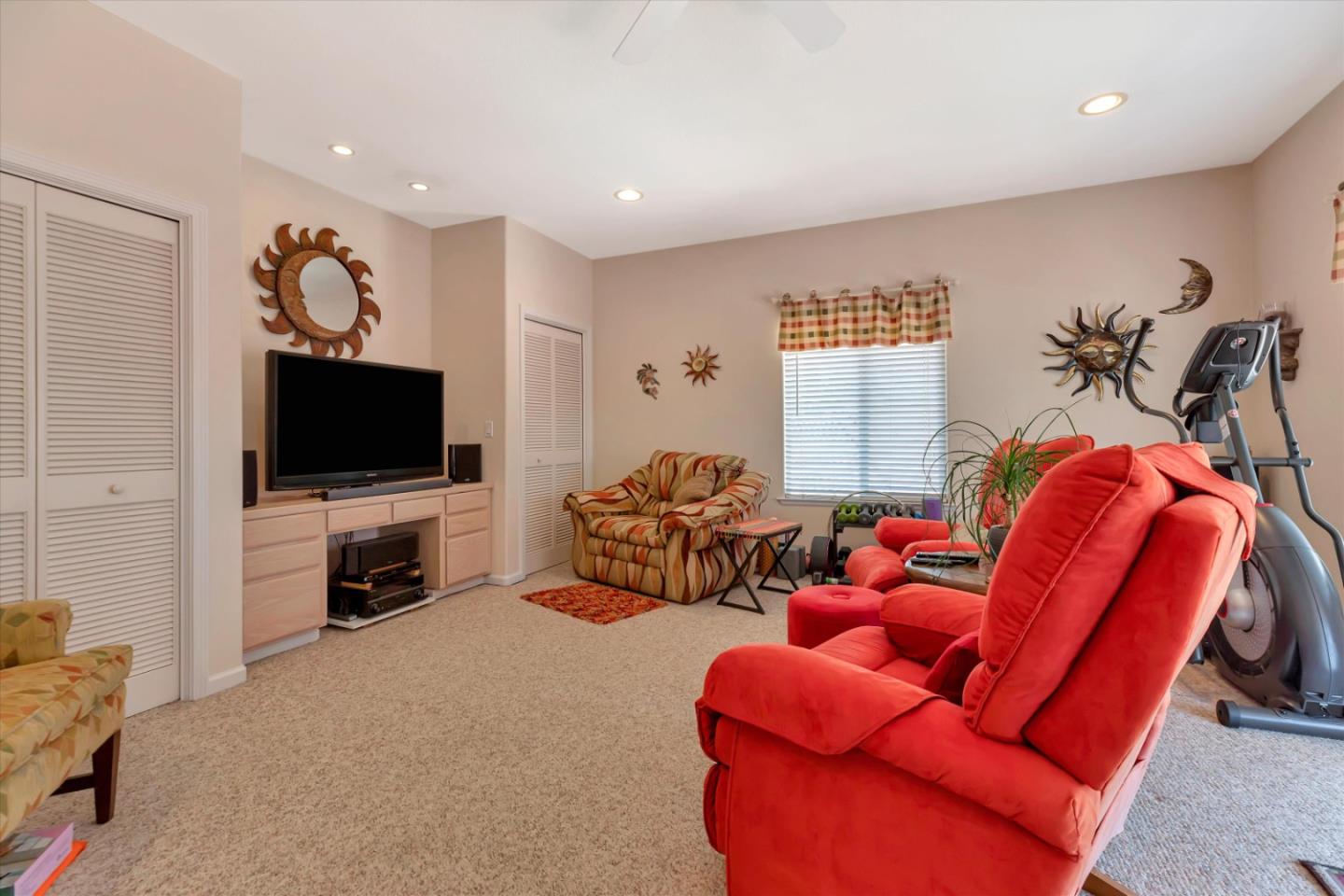 Detail Gallery Image 20 of 32 For 1641 Albion Ct, Hollister,  CA 95023 - 4 Beds | 2/1 Baths