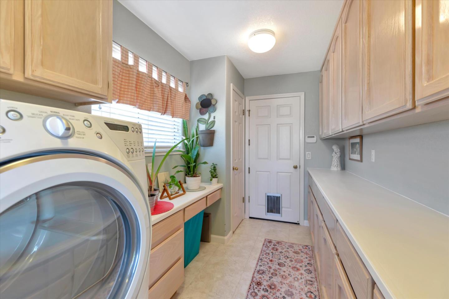Detail Gallery Image 28 of 32 For 1641 Albion Ct, Hollister,  CA 95023 - 4 Beds | 2/1 Baths