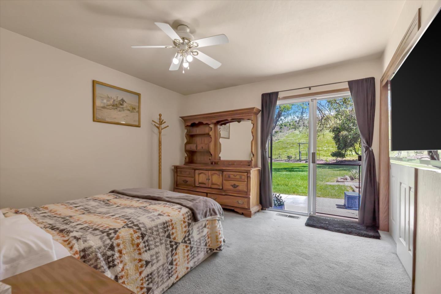 Detail Gallery Image 29 of 66 For 270 Hidden Valley Rd, Hollister,  CA 95023 - 4 Beds | 2/1 Baths
