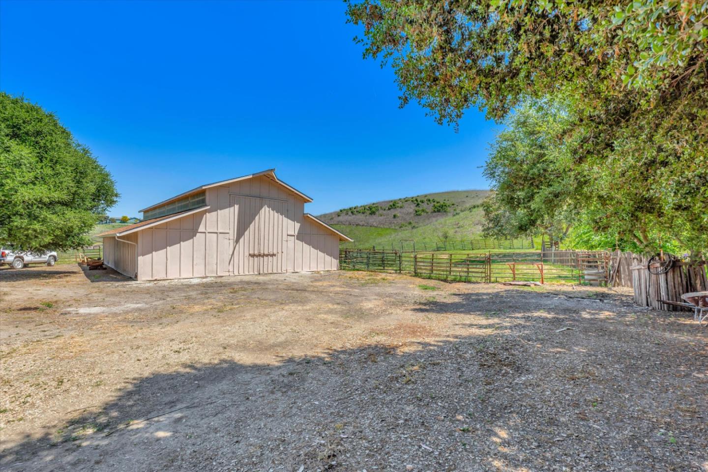 Detail Gallery Image 49 of 66 For 270 Hidden Valley Rd, Hollister,  CA 95023 - 4 Beds | 2/1 Baths