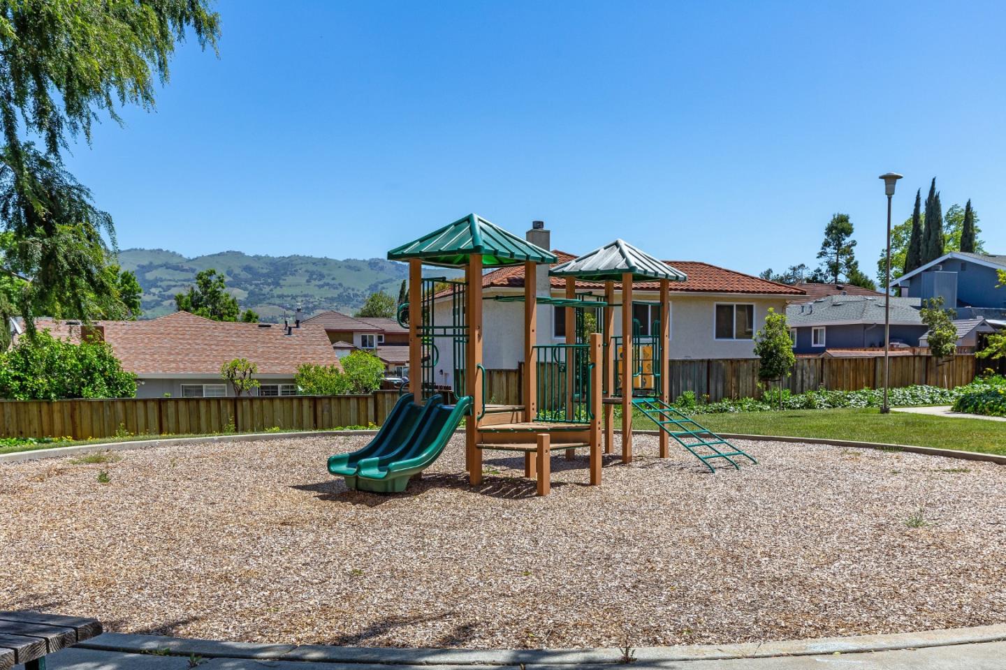 Detail Gallery Image 20 of 21 For 3319 Methilhaven Ln, San Jose,  CA 95121 - 2 Beds | 1/1 Baths