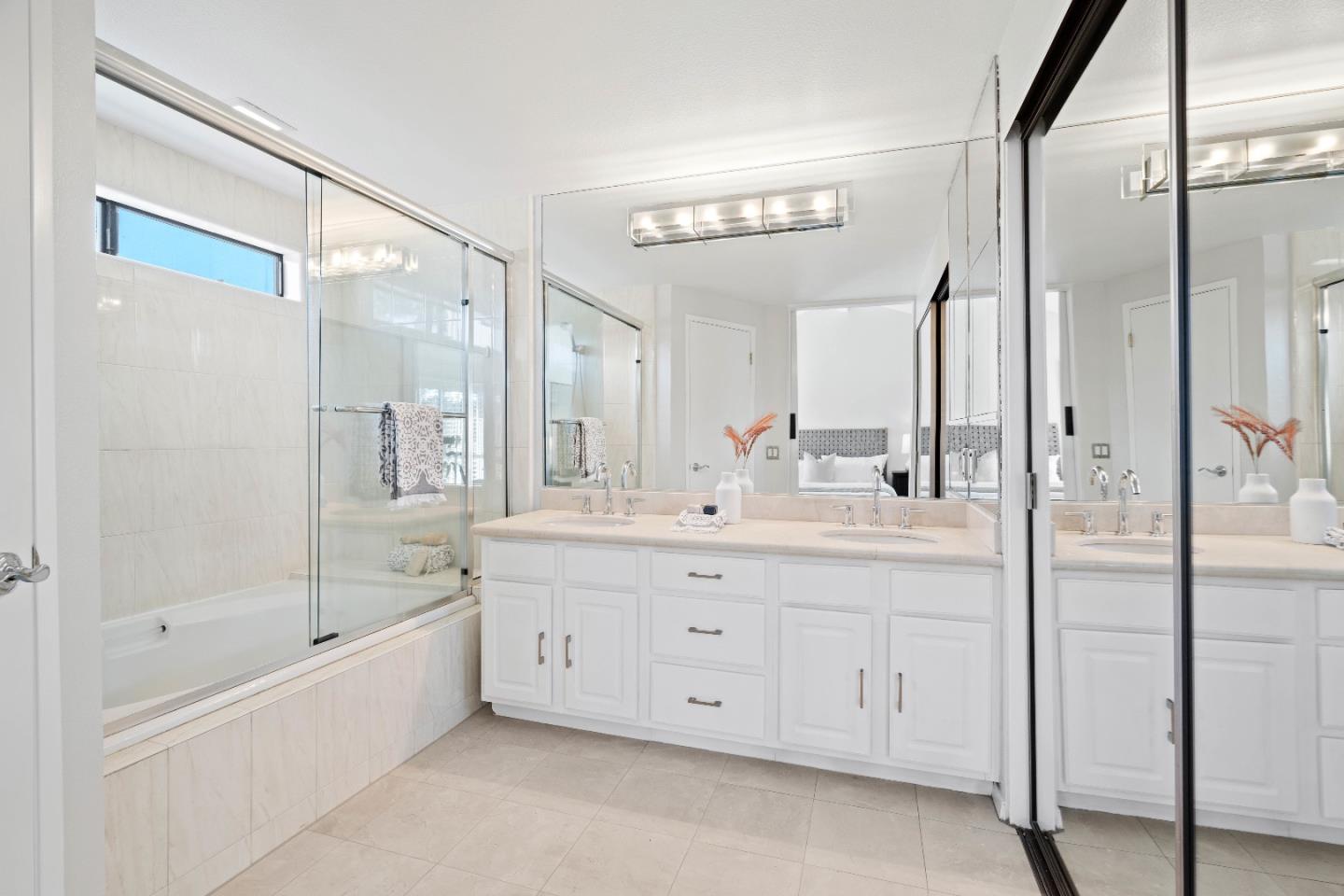 Detail Gallery Image 13 of 24 For 33 Admiralty Pl, Redwood Shores,  CA 94065 - 2 Beds | 2/1 Baths