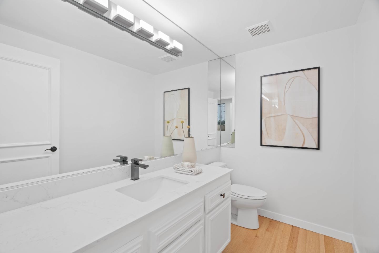 Detail Gallery Image 18 of 24 For 33 Admiralty Pl, Redwood Shores,  CA 94065 - 2 Beds | 2/1 Baths