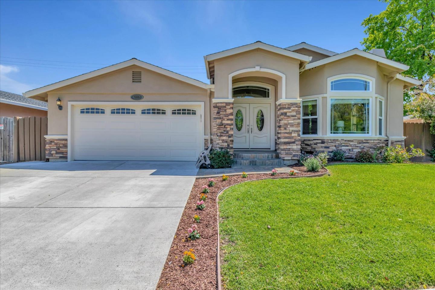 Detail Gallery Image 1 of 1 For 6432 Myrtlewood Dr, Cupertino,  CA 95014 - 4 Beds | 2/1 Baths