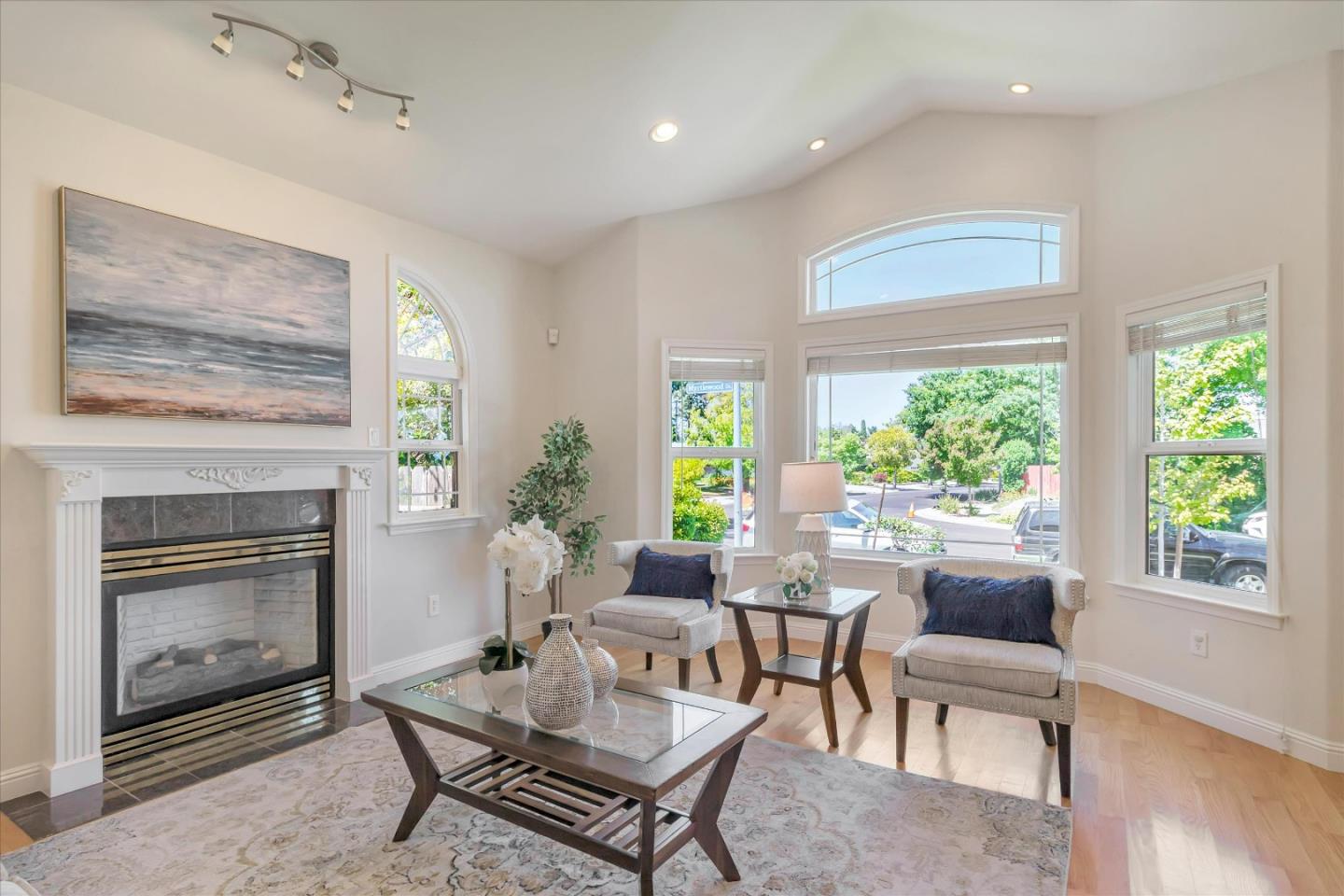 Detail Gallery Image 11 of 42 For 6432 Myrtlewood Dr, Cupertino,  CA 95014 - 4 Beds | 2/1 Baths
