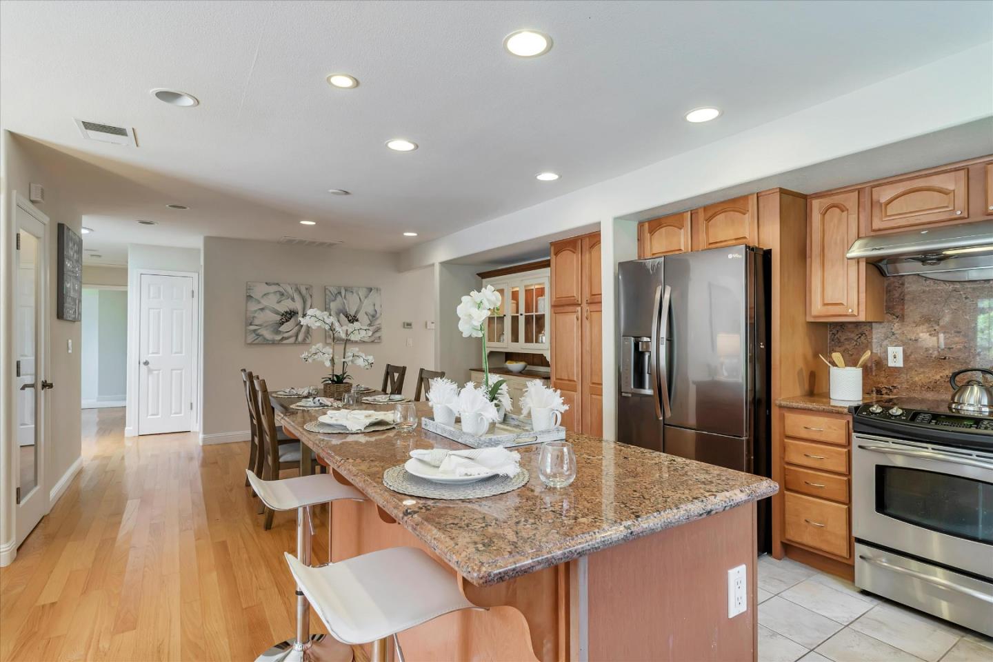 Detail Gallery Image 16 of 42 For 6432 Myrtlewood Dr, Cupertino,  CA 95014 - 4 Beds | 2/1 Baths
