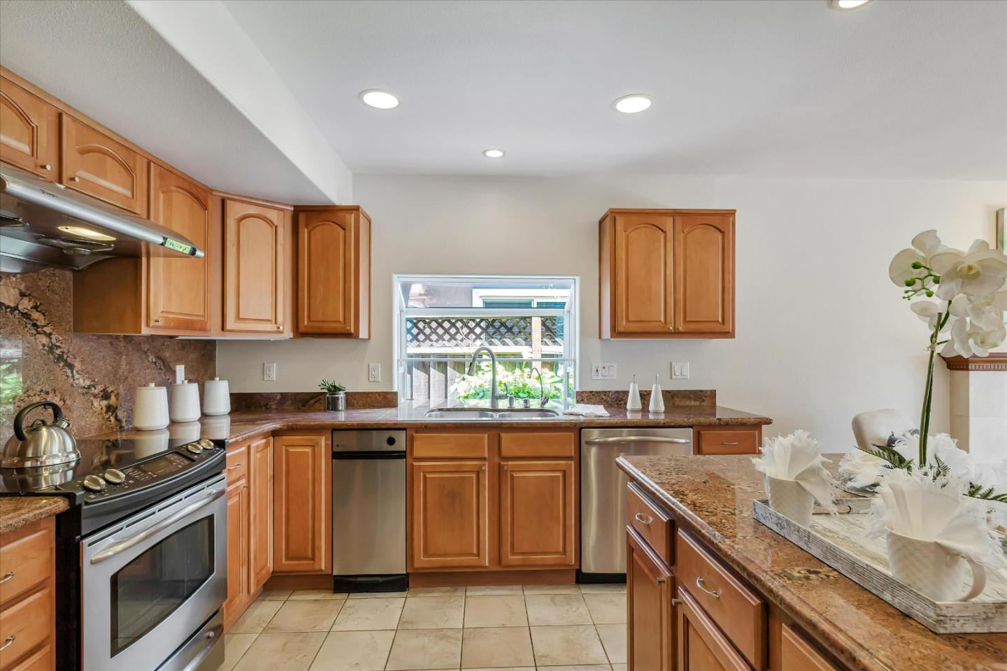 Detail Gallery Image 19 of 42 For 6432 Myrtlewood Dr, Cupertino,  CA 95014 - 4 Beds | 2/1 Baths