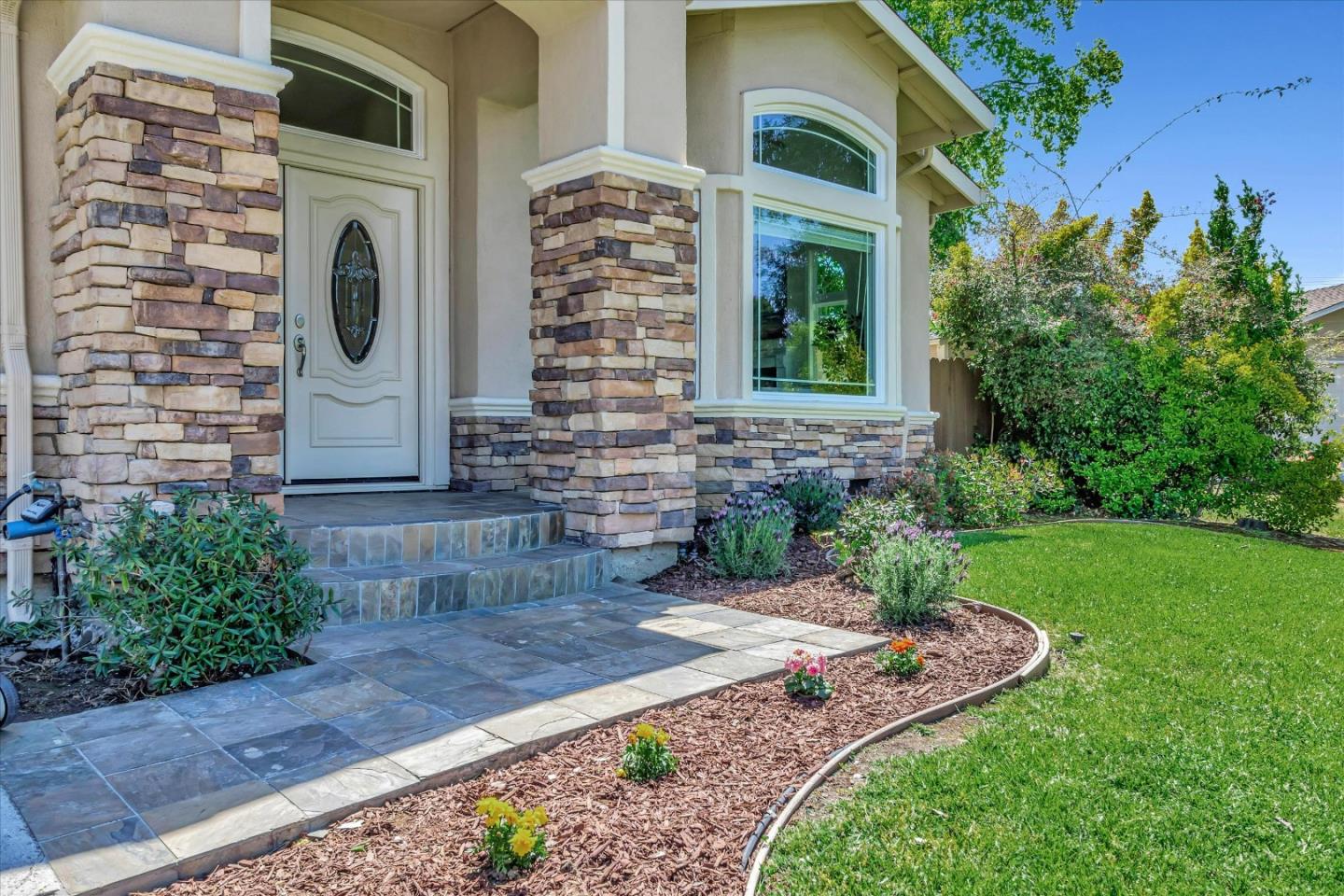 Detail Gallery Image 4 of 42 For 6432 Myrtlewood Dr, Cupertino,  CA 95014 - 4 Beds | 2/1 Baths