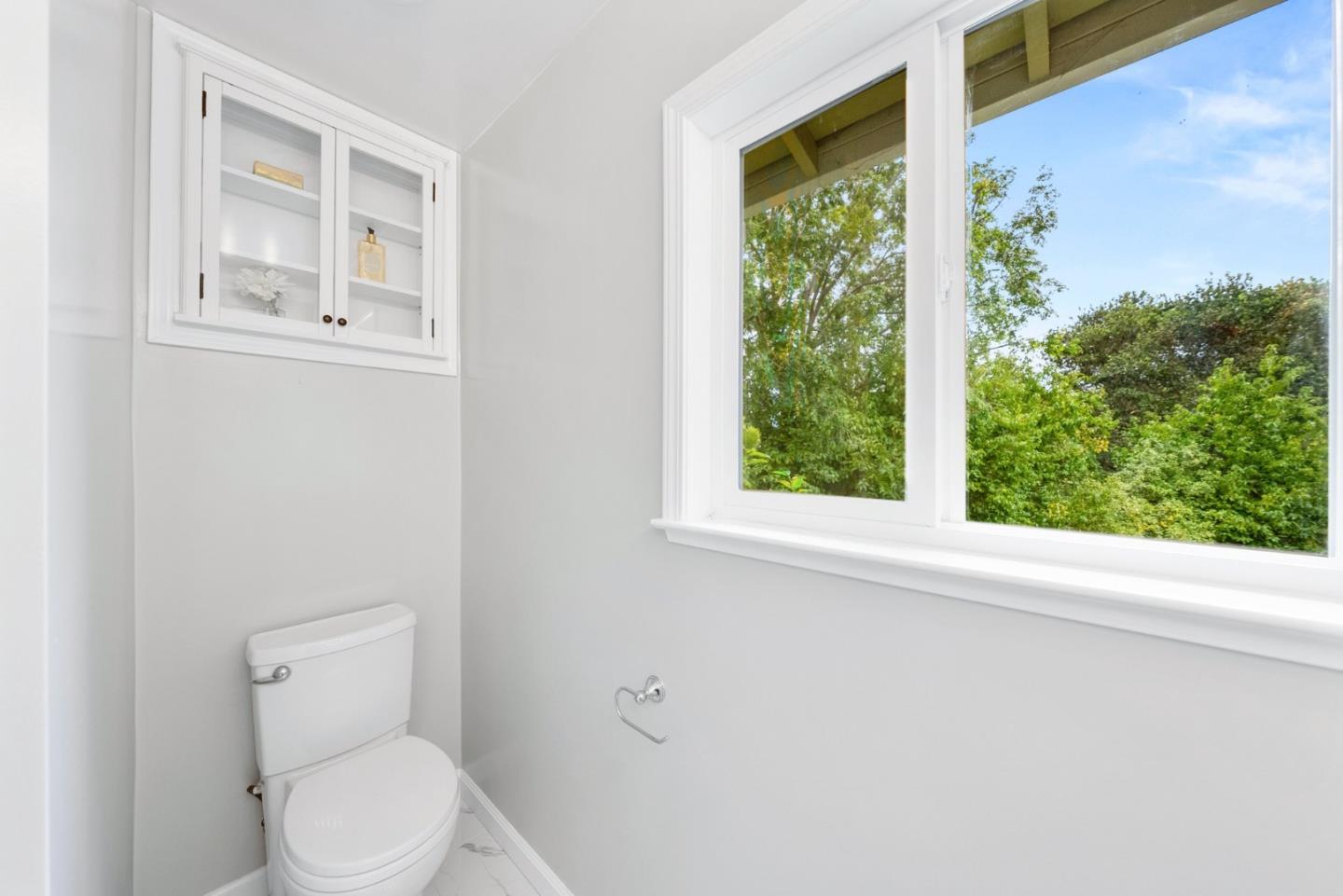 Detail Gallery Image 19 of 32 For 707 Linda Ct, San Mateo,  CA 94403 - 3 Beds | 2/1 Baths