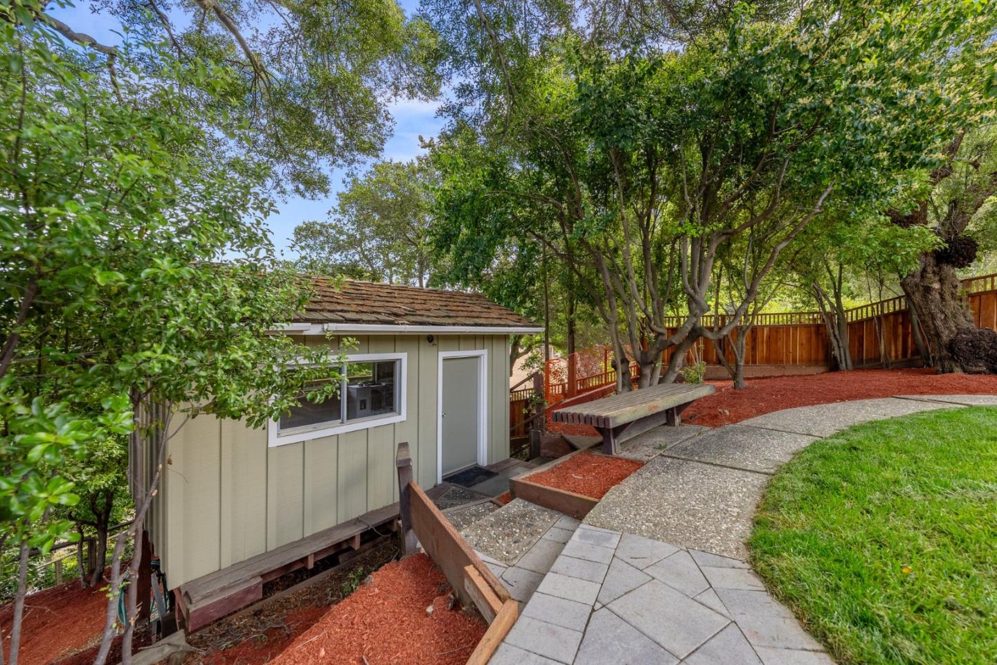 Detail Gallery Image 29 of 32 For 707 Linda Ct, San Mateo,  CA 94403 - 3 Beds | 2/1 Baths