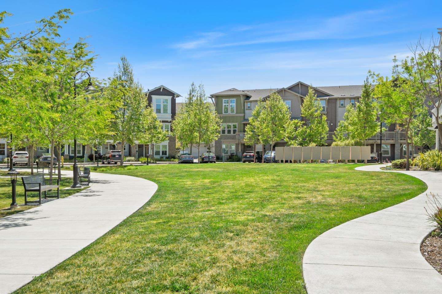 Detail Gallery Image 32 of 41 For 880 E Duane Ave #9,  Sunnyvale,  CA 94085 - 3 Beds | 3/1 Baths