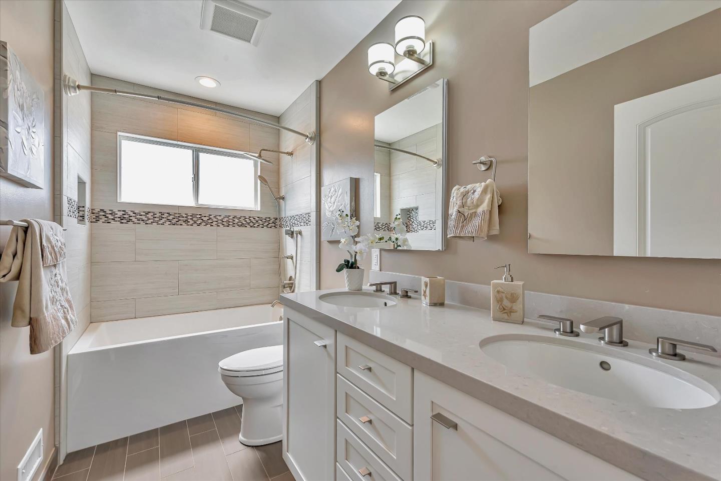 Detail Gallery Image 18 of 28 For 4216 Skymont Dr, Belmont,  CA 94002 - 3 Beds | 2 Baths