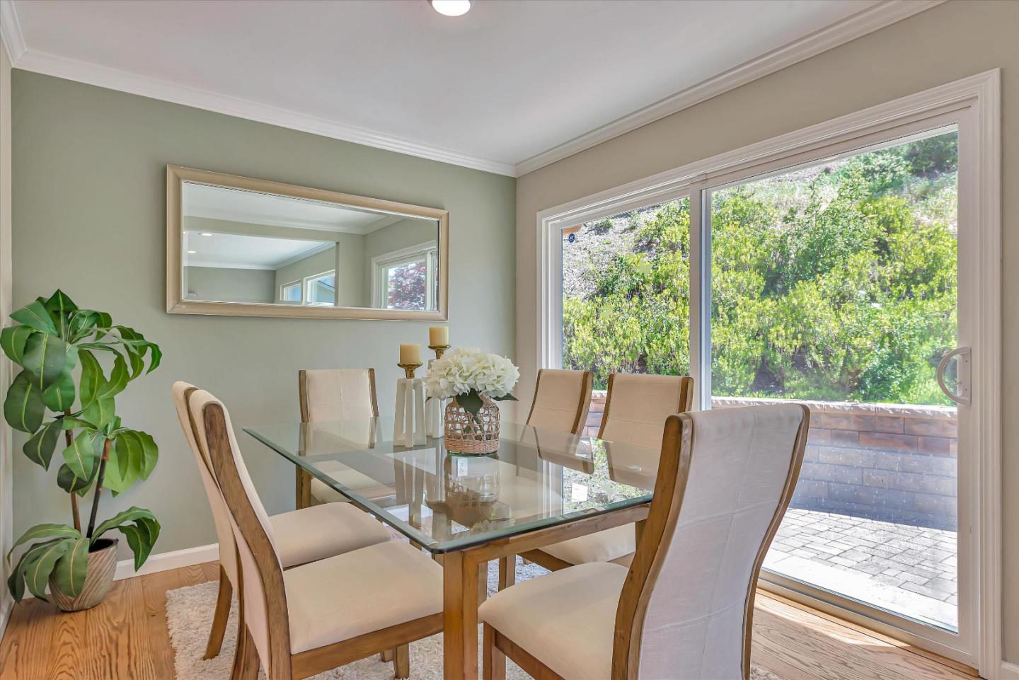 Detail Gallery Image 9 of 28 For 4216 Skymont Dr, Belmont,  CA 94002 - 3 Beds | 2 Baths