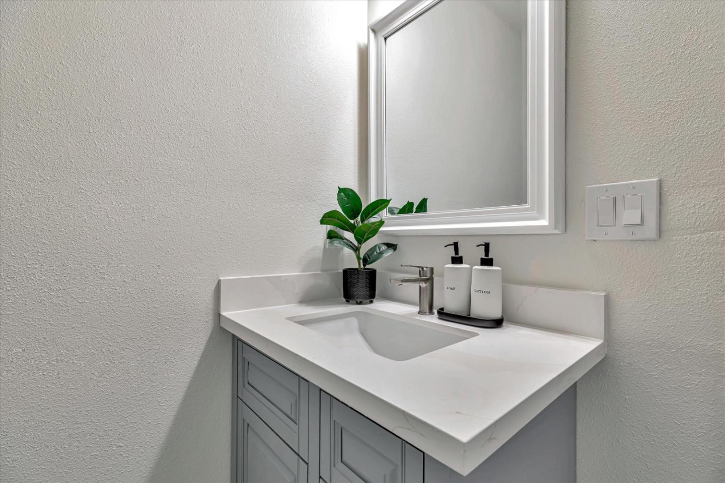 Detail Gallery Image 34 of 56 For 47 Fleming Ave, San Jose,  CA 95127 - 2 Beds | 2 Baths