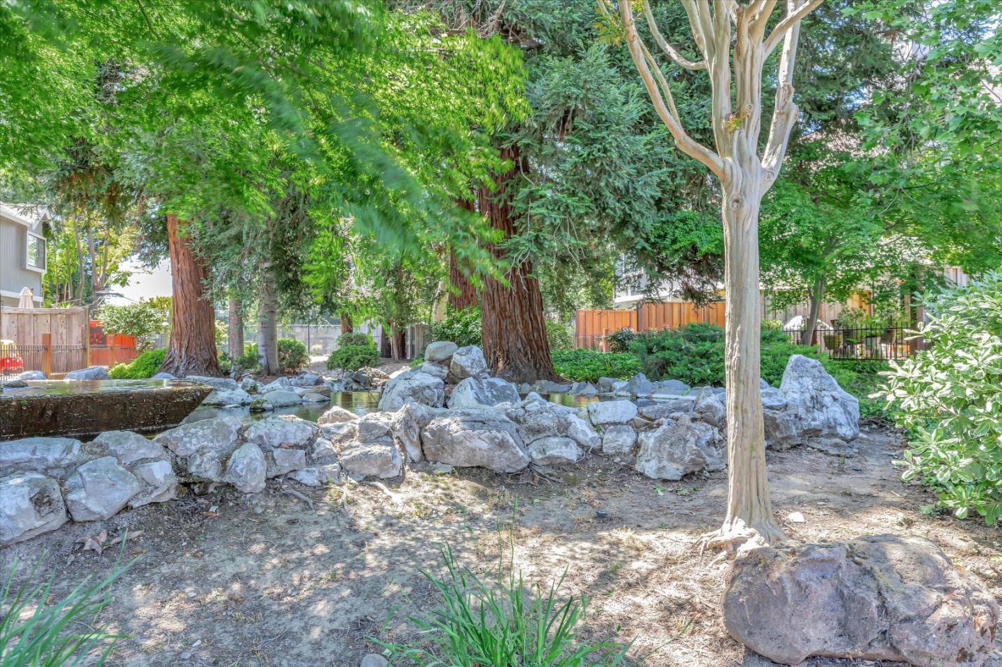 Detail Gallery Image 22 of 28 For 556 Creekside Ln #B,  Morgan Hill,  CA 95037 - 2 Beds | 2/1 Baths