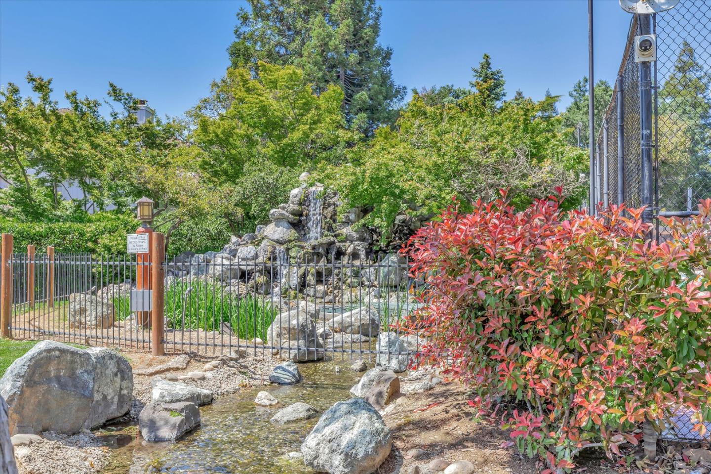 Detail Gallery Image 25 of 28 For 556 Creekside Ln #B,  Morgan Hill,  CA 95037 - 2 Beds | 2/1 Baths