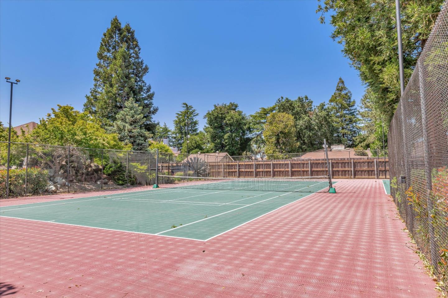 Detail Gallery Image 26 of 28 For 556 Creekside Ln #B,  Morgan Hill,  CA 95037 - 2 Beds | 2/1 Baths