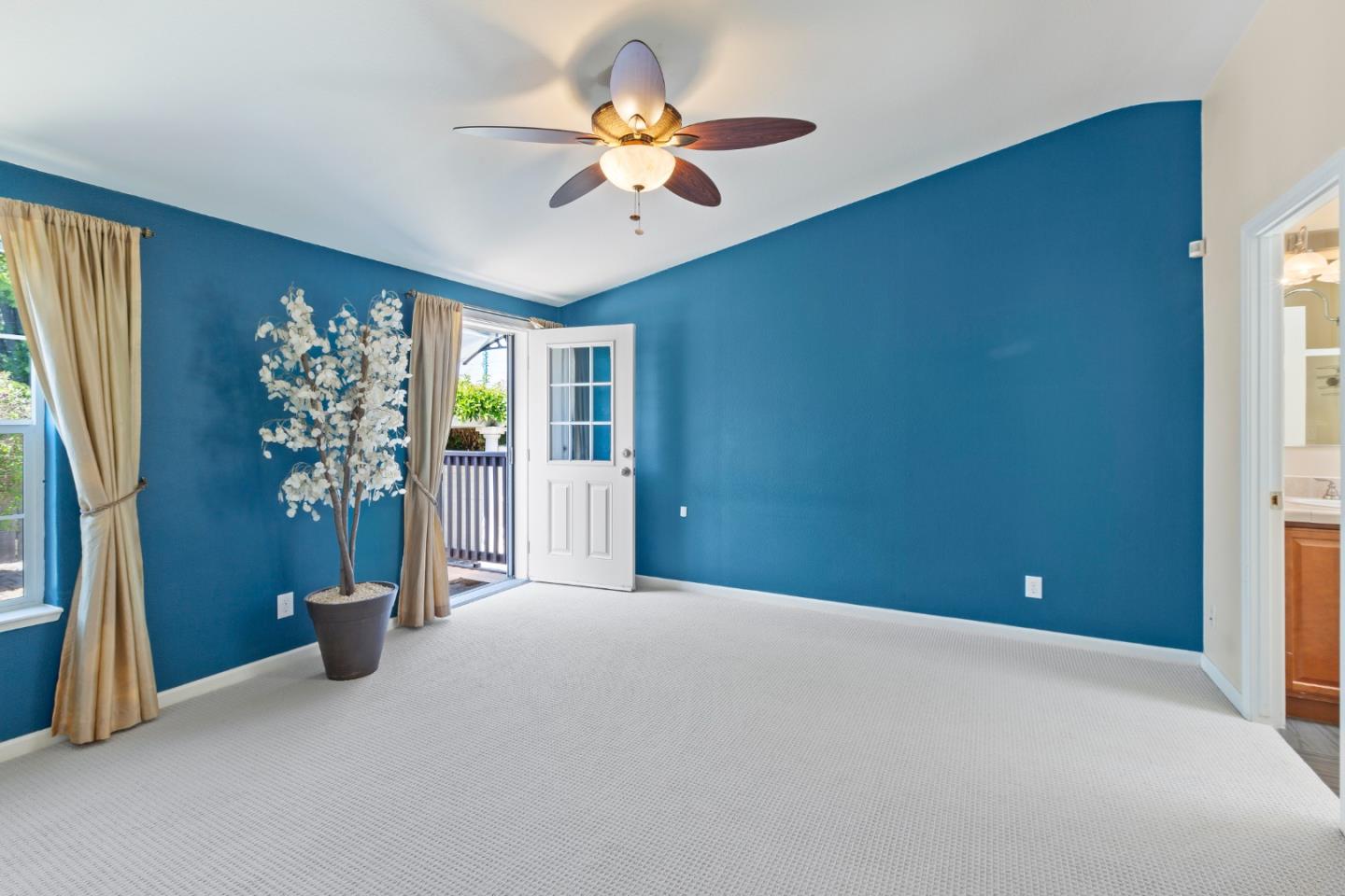 Detail Gallery Image 15 of 38 For 1220 Tasman Dr #59,  Sunnyvale,  CA 94089 - 3 Beds | 2 Baths