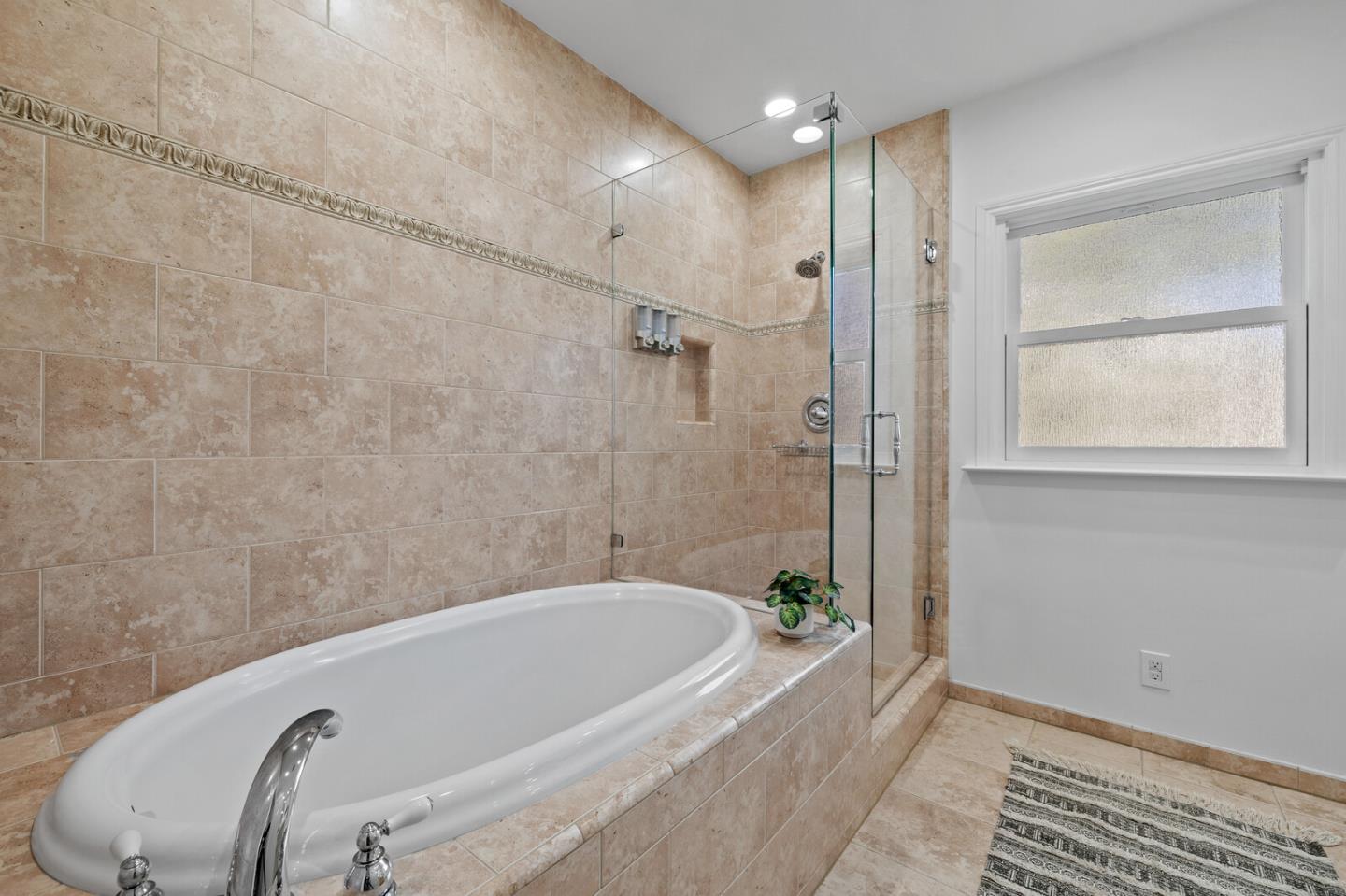 Detail Gallery Image 23 of 36 For 1431 Castillo Ave, Burlingame,  CA 94010 - 4 Beds | 2/1 Baths