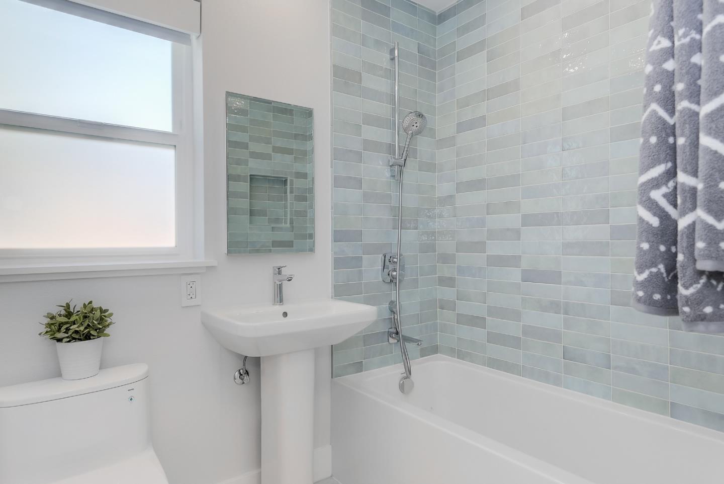 Detail Gallery Image 15 of 40 For 2457 Carolina Ave, Redwood City,  CA 94061 - 4 Beds | 2 Baths