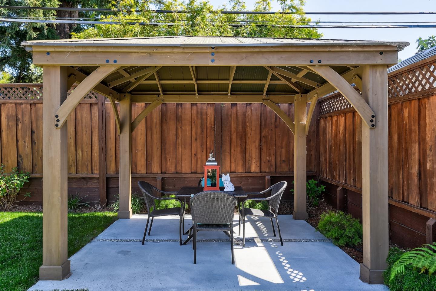 Detail Gallery Image 32 of 40 For 2457 Carolina Ave, Redwood City,  CA 94061 - 4 Beds | 2 Baths