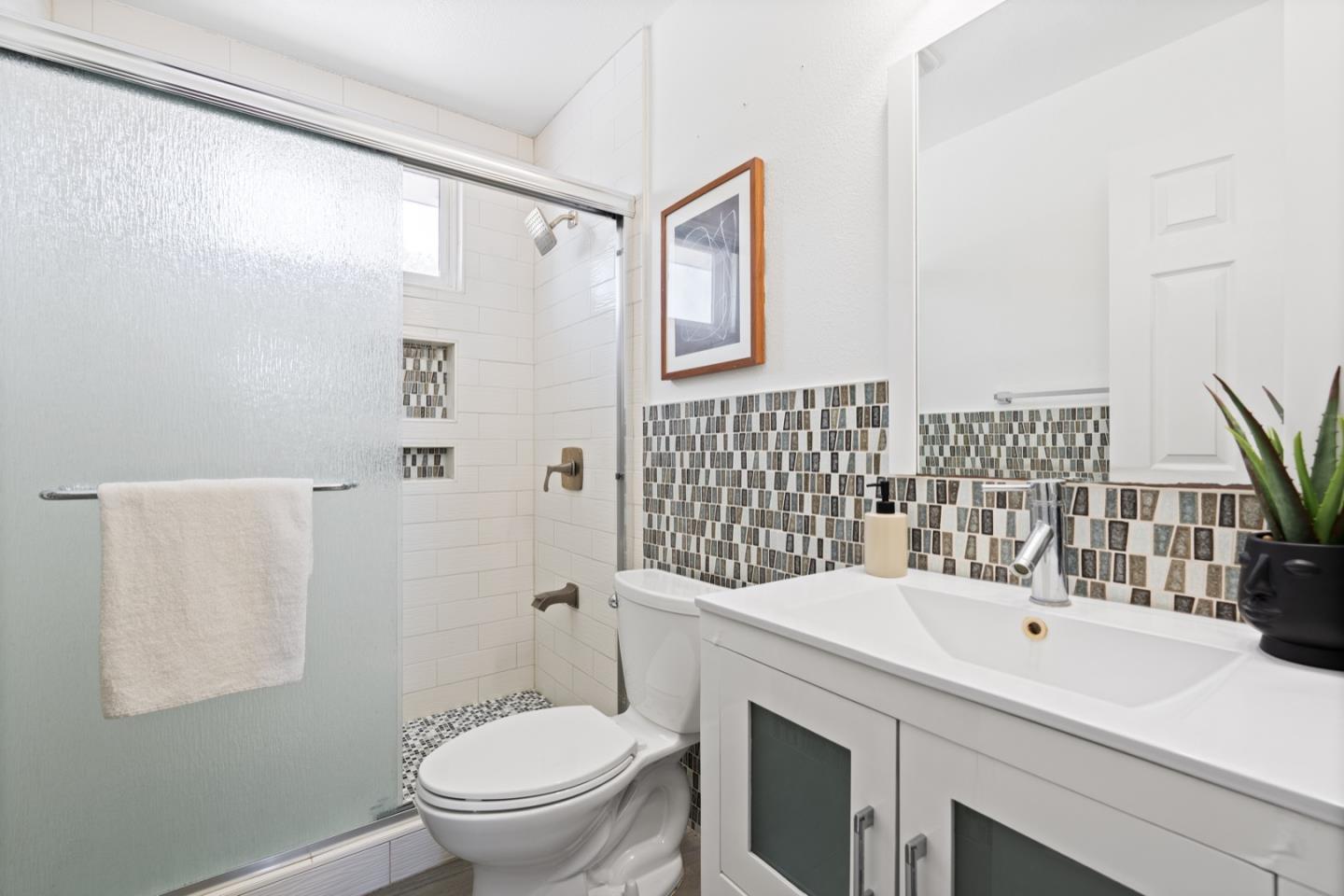 Detail Gallery Image 25 of 37 For 6112 Del Canto Dr, San Jose,  CA 95119 - 4 Beds | 2/1 Baths