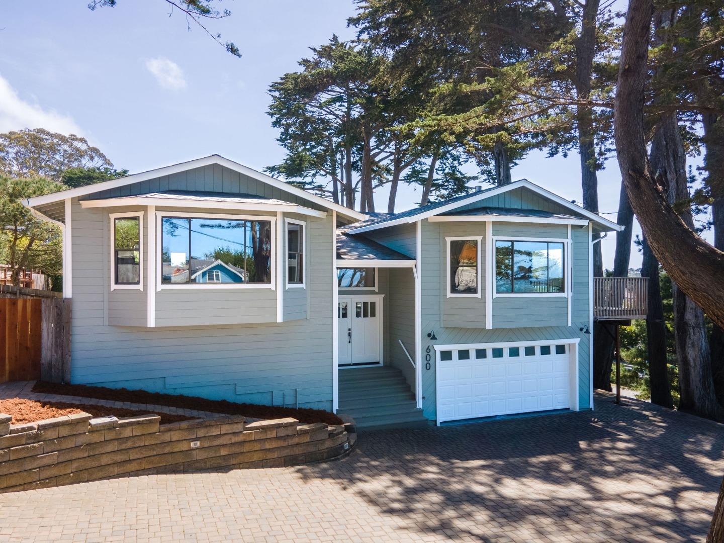 Photo of 600 California Ave in Moss Beach, CA