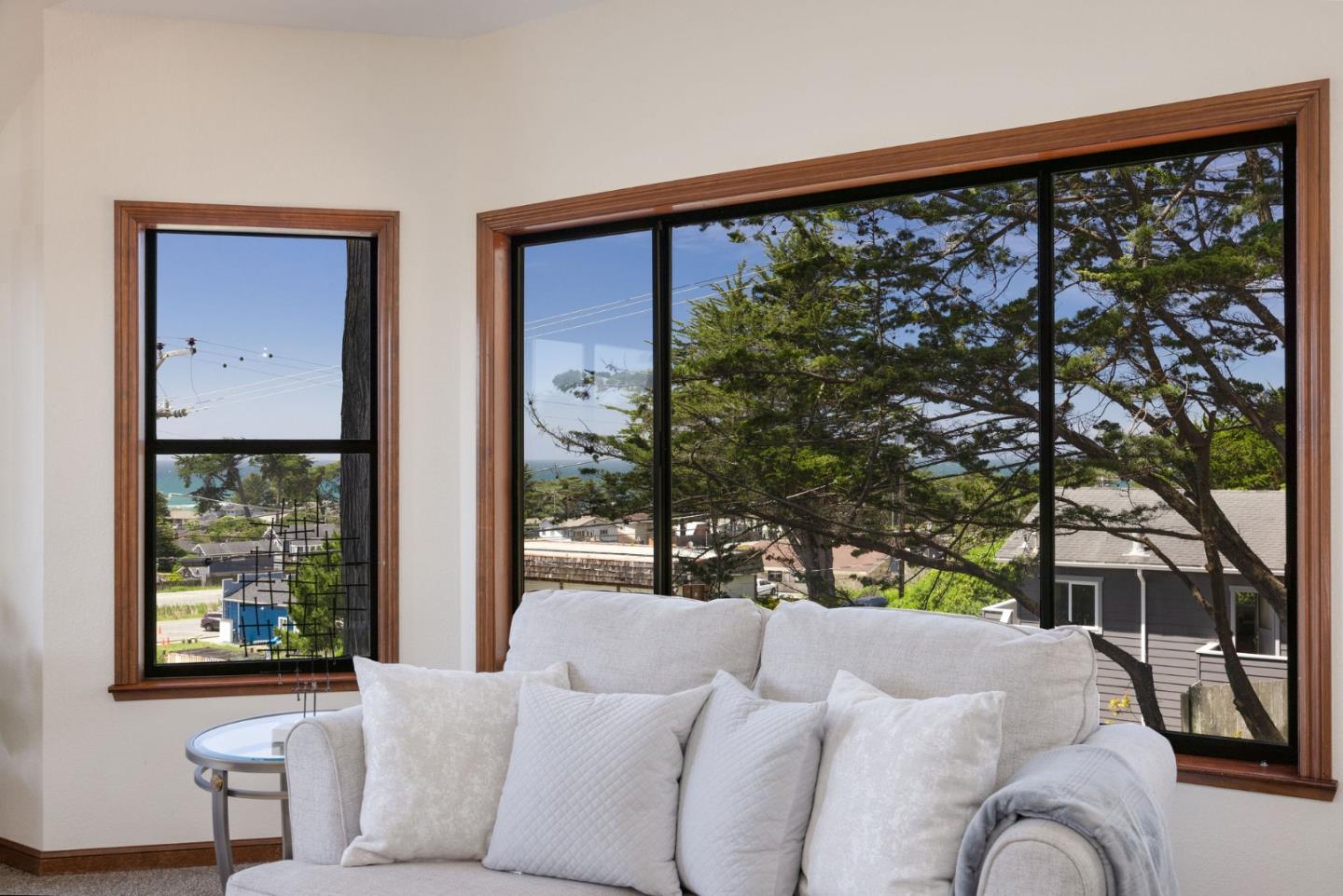 Detail Gallery Image 5 of 45 For 600 California Ave, Moss Beach,  CA 94038 - 4 Beds | 3 Baths