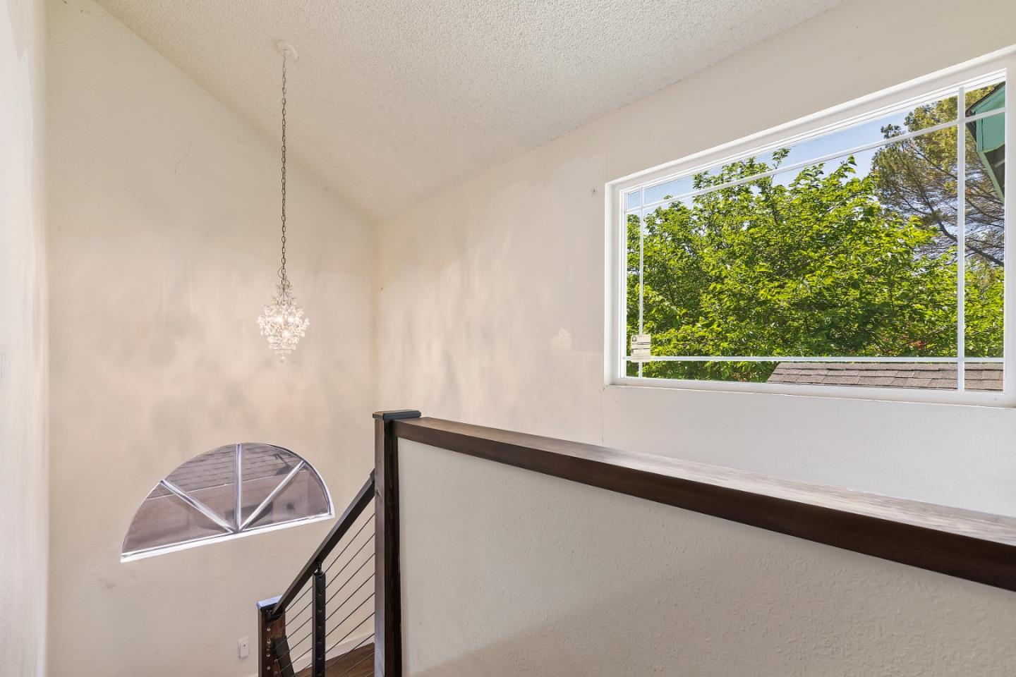 Detail Gallery Image 13 of 27 For 384 Moonraker Dr, Vallejo,  CA 94590 - 4 Beds | 2/1 Baths