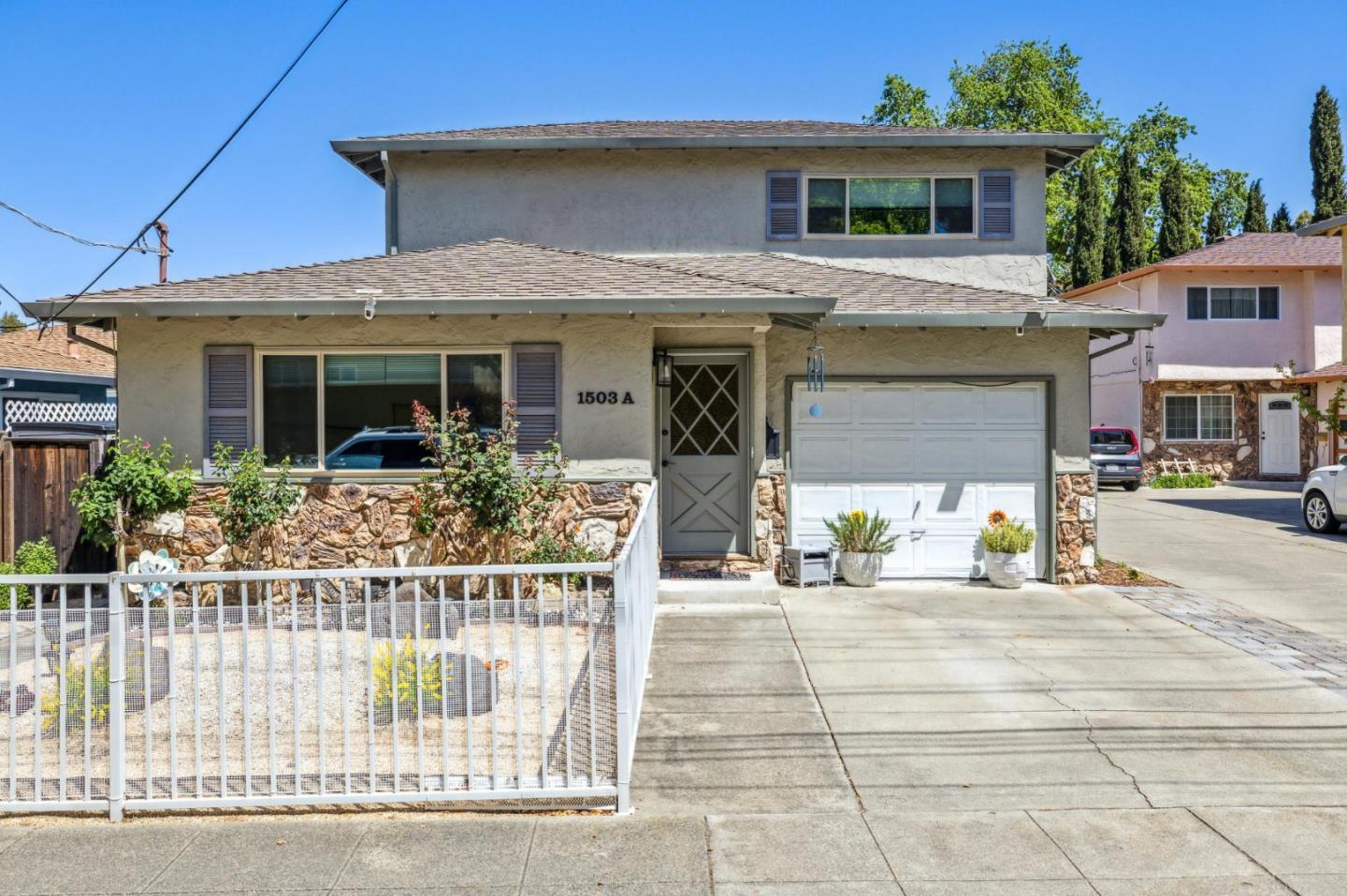 Detail Gallery Image 1 of 50 For 1503 Sierra St, Redwood City,  CA 94061 - 5 Beds | 3/2 Baths