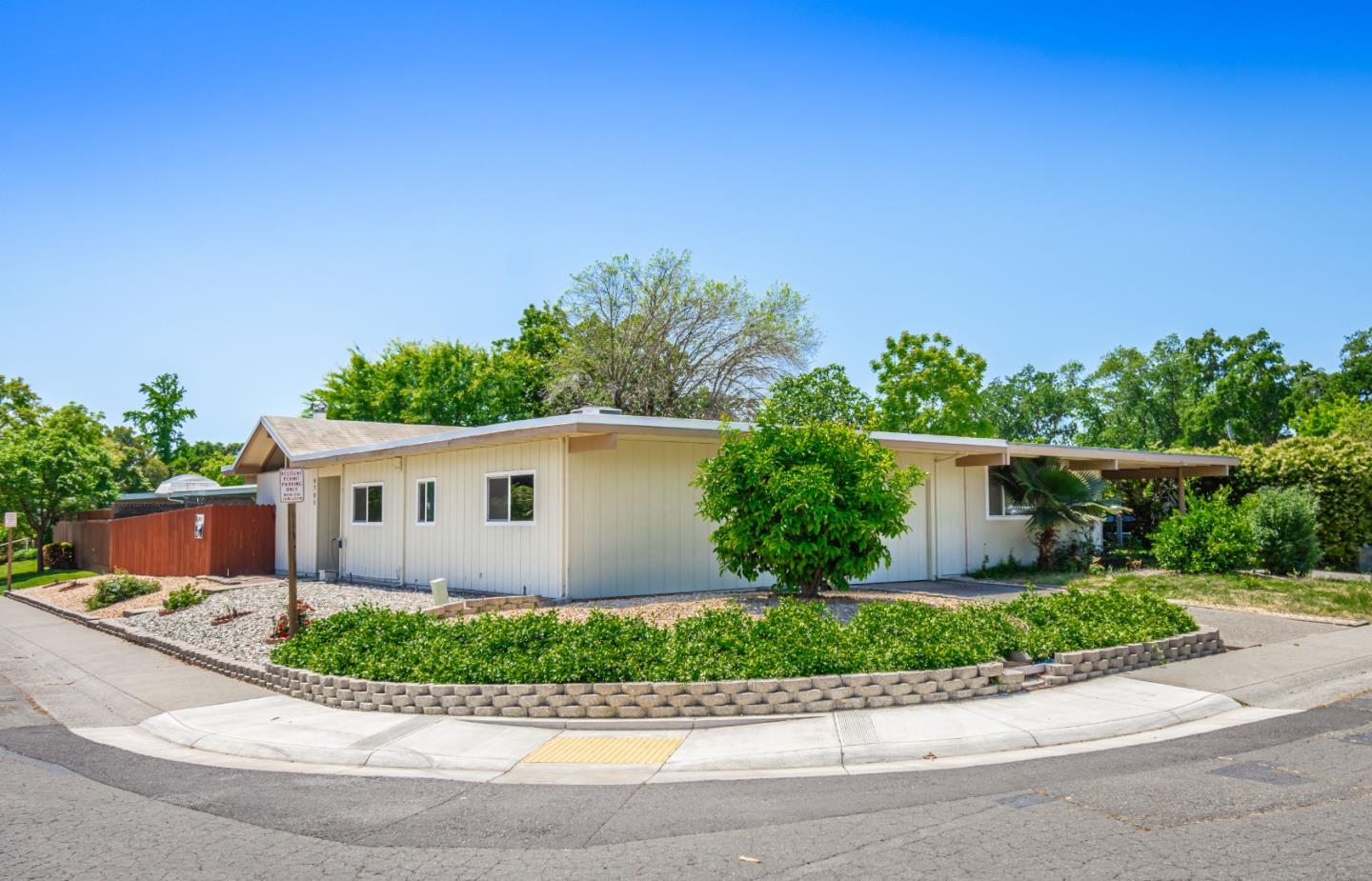 Photo of 4701 River College Dr in Sacramento, CA