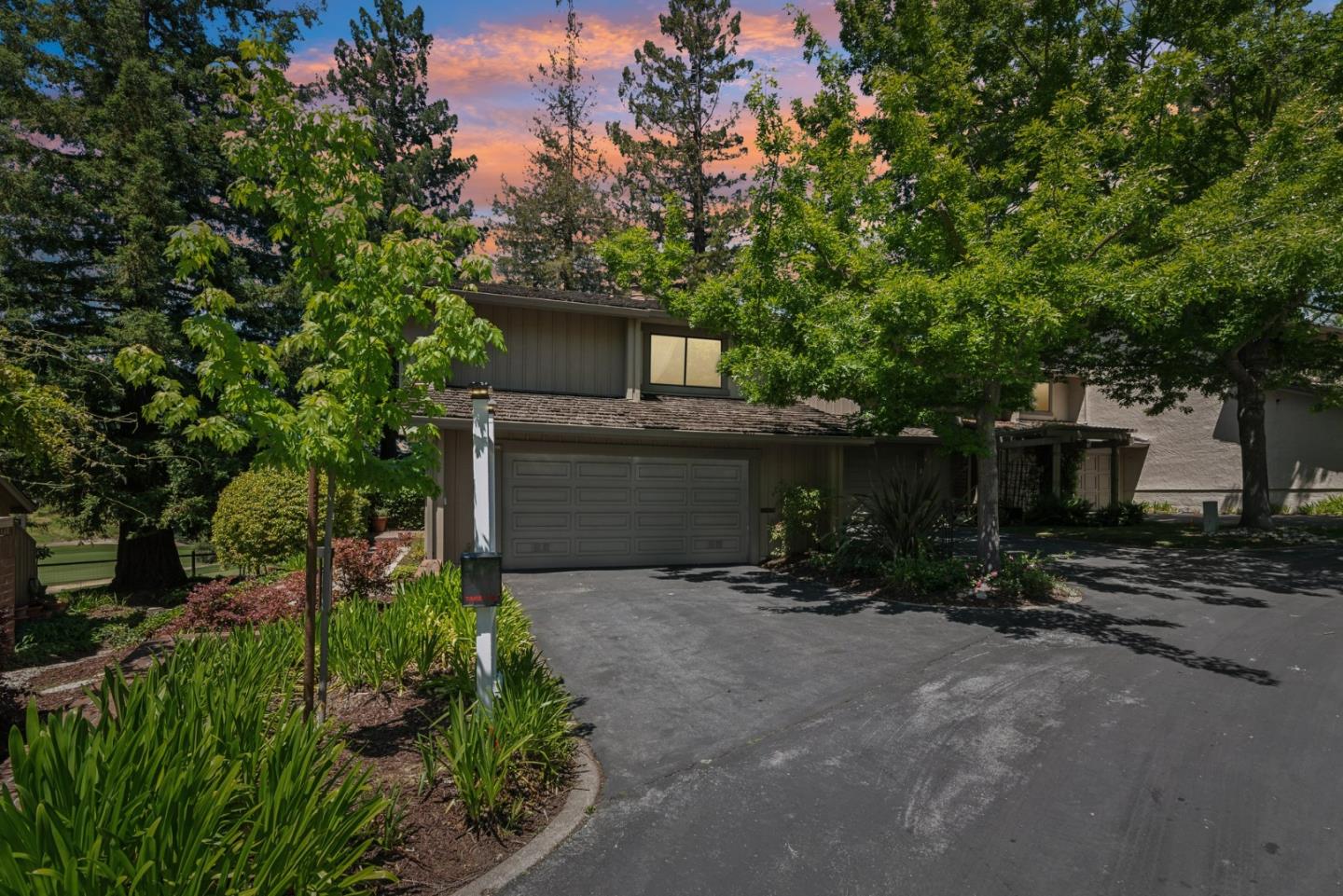 Detail Gallery Image 1 of 1 For 466 Sand Hill Cir, Menlo Park,  CA 94025 - 4 Beds | 2/1 Baths