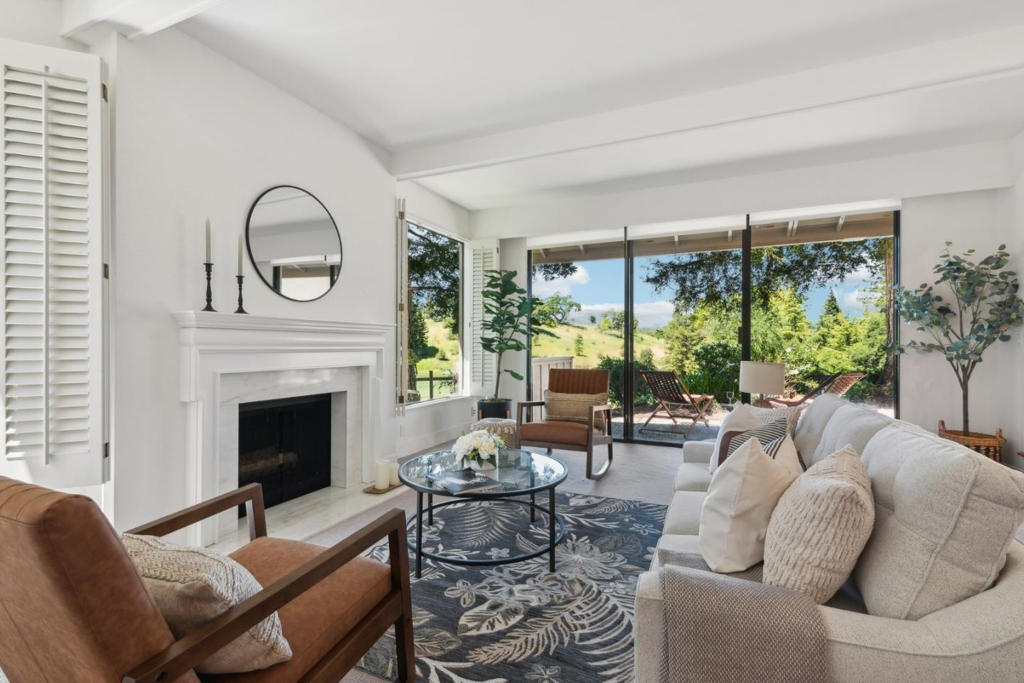Detail Gallery Image 14 of 92 For 466 Sand Hill Cir, Menlo Park,  CA 94025 - 4 Beds | 2/1 Baths