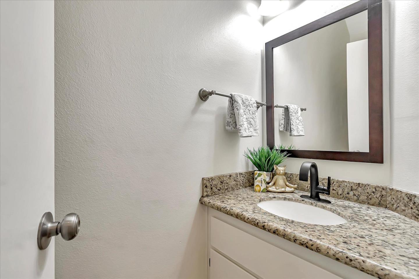 Detail Gallery Image 21 of 42 For 100 Marylinn Dr, Milpitas,  CA 95035 - 2 Beds | 2/1 Baths