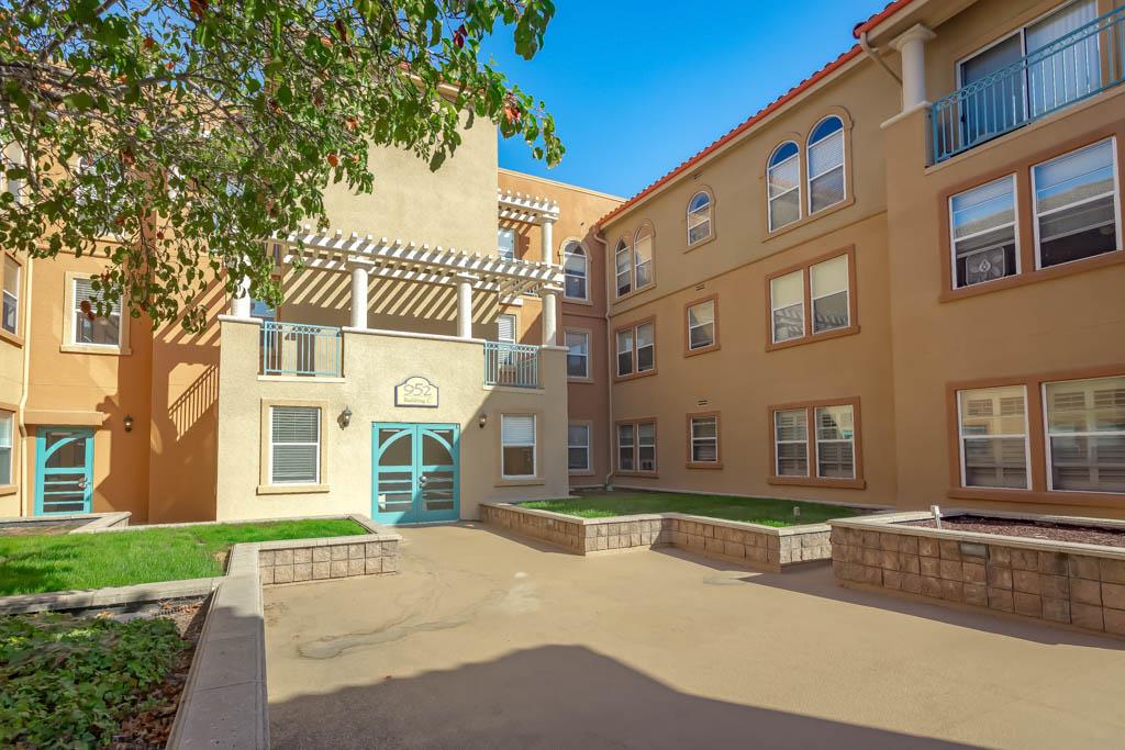 Detail Gallery Image 1 of 22 For 952 S 11th St #132,  San Jose,  CA 95112 - 1 Beds | 1 Baths