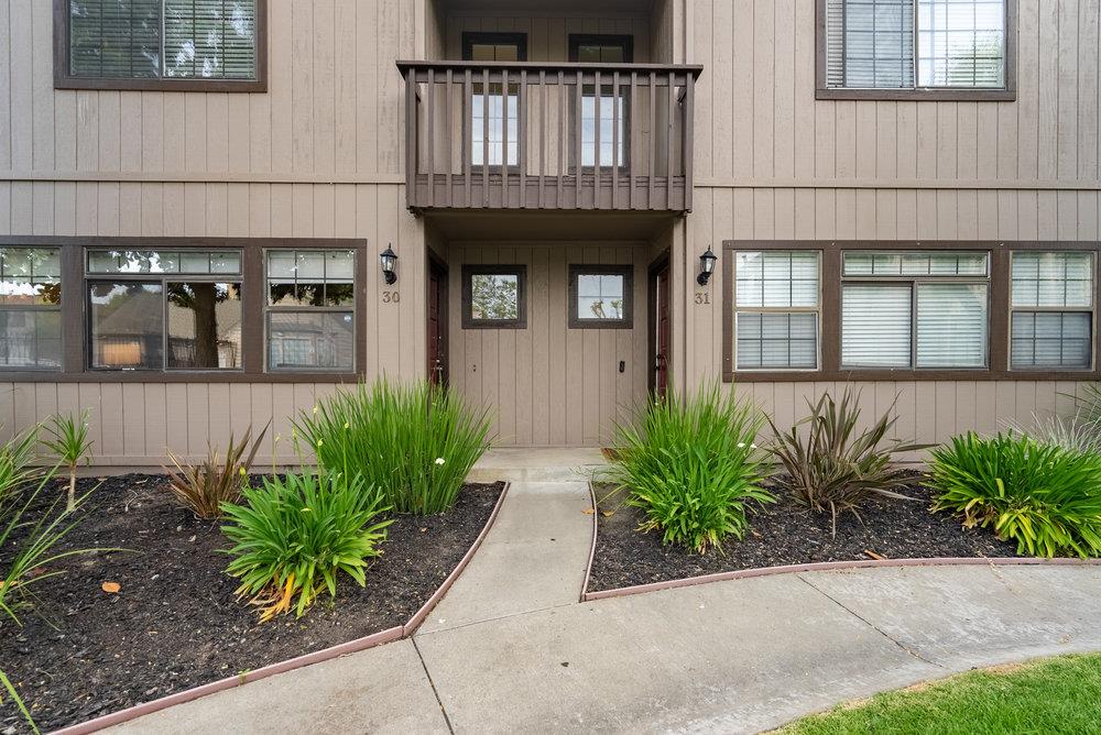 Detail Gallery Image 1 of 1 For 180 Gibson Dr #30,  Hollister,  CA 95023 - 2 Beds | 2/1 Baths