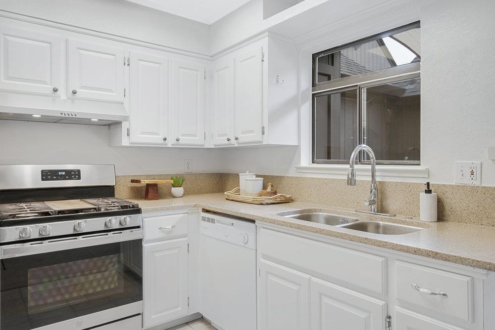 180 Gibson Dr Apt 30, Hollister, CA 95023 photo 16
