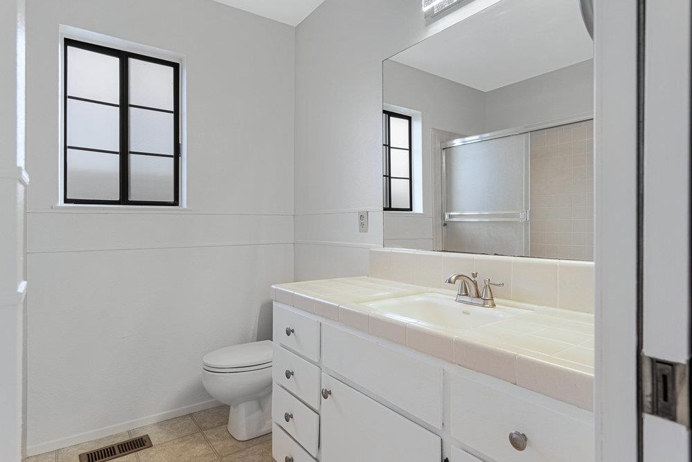 180 Gibson Dr Apt 30, Hollister, CA 95023 photo 28