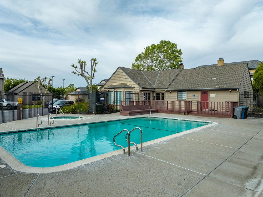 180 Gibson Dr Apt 30, Hollister, CA 95023 photo 37