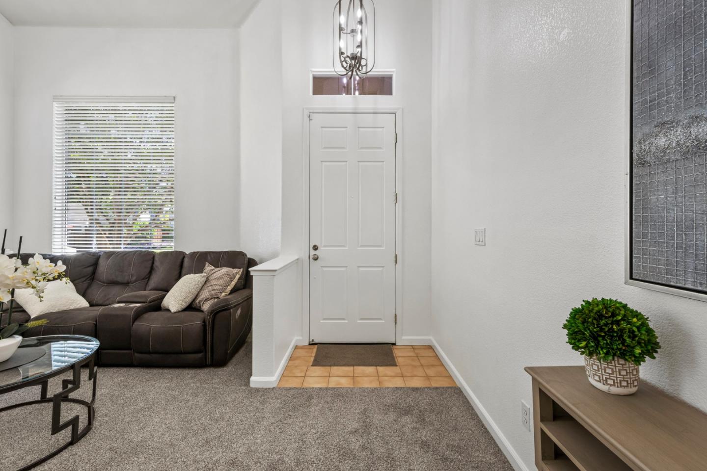 Detail Gallery Image 6 of 43 For 931 Wildgrass Ct, Gilroy,  CA 95020 - 3 Beds | 2/1 Baths