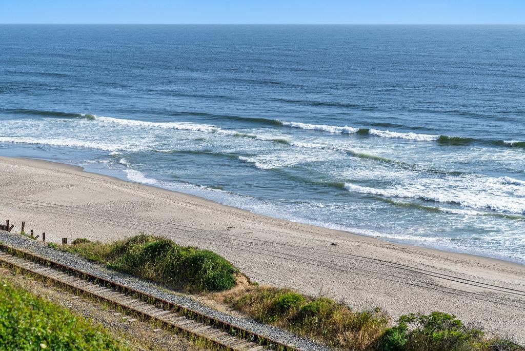 Detail Gallery Image 14 of 42 For 420 Sand Dollar Dr, La Selva Beach,  CA 95076 - 3 Beds | 3/1 Baths