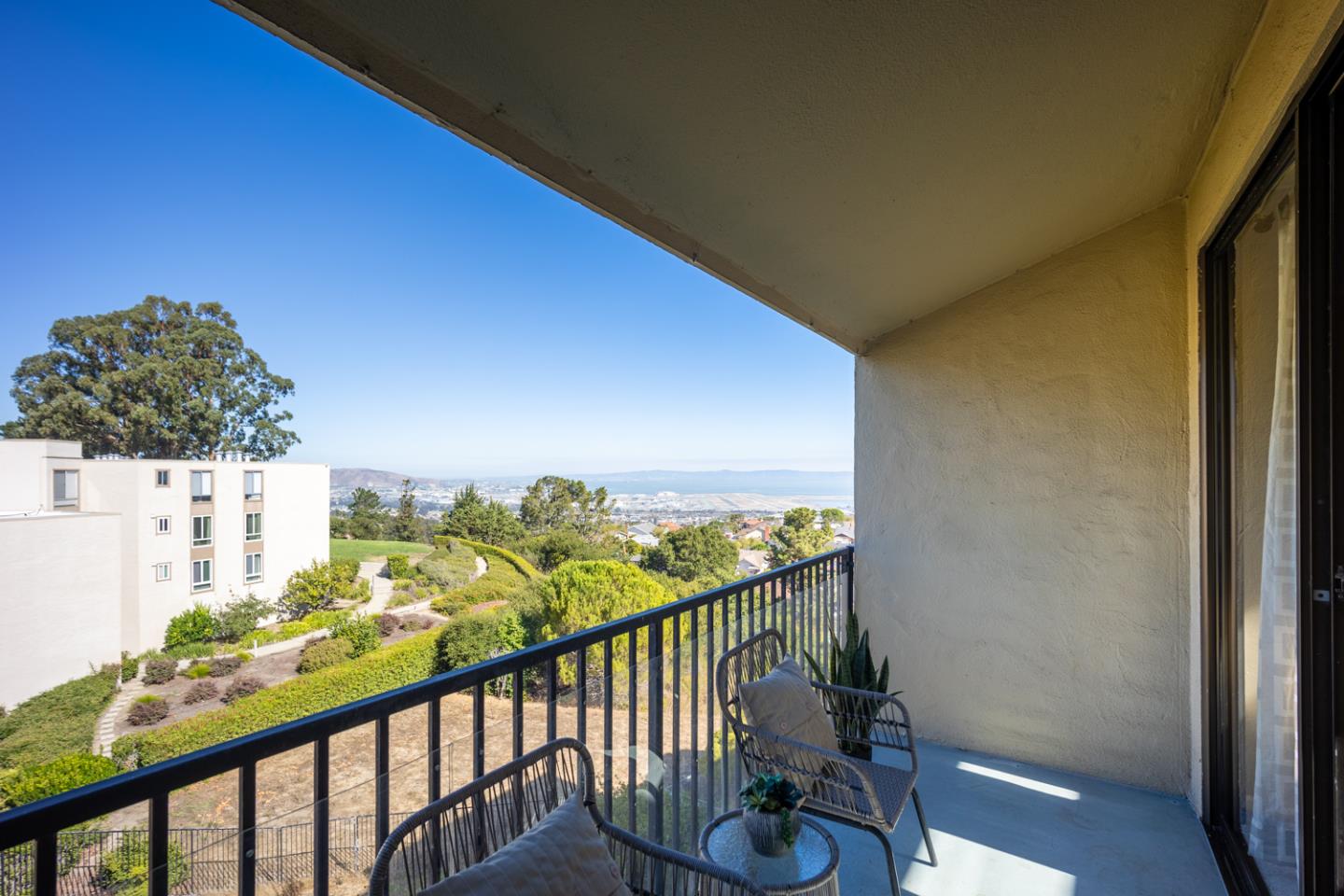 Detail Gallery Image 15 of 21 For 380 Vallejo Dr #328,  Millbrae,  CA 94030 - 2 Beds | 2 Baths