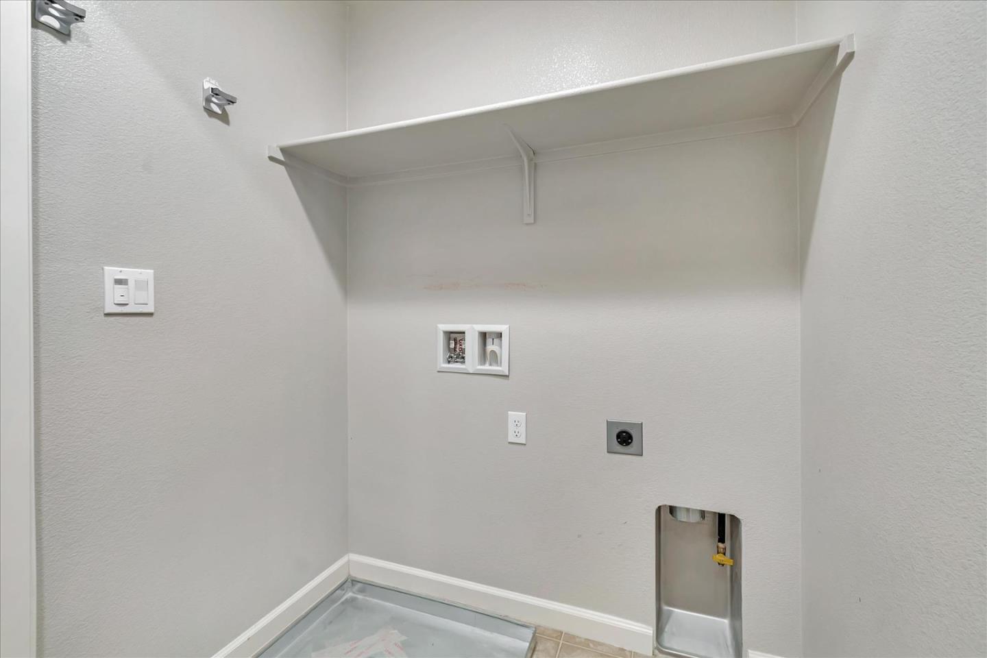 Detail Gallery Image 21 of 42 For 3097 Lina St #3,  San Jose,  CA 95136 - 4 Beds | 3/1 Baths