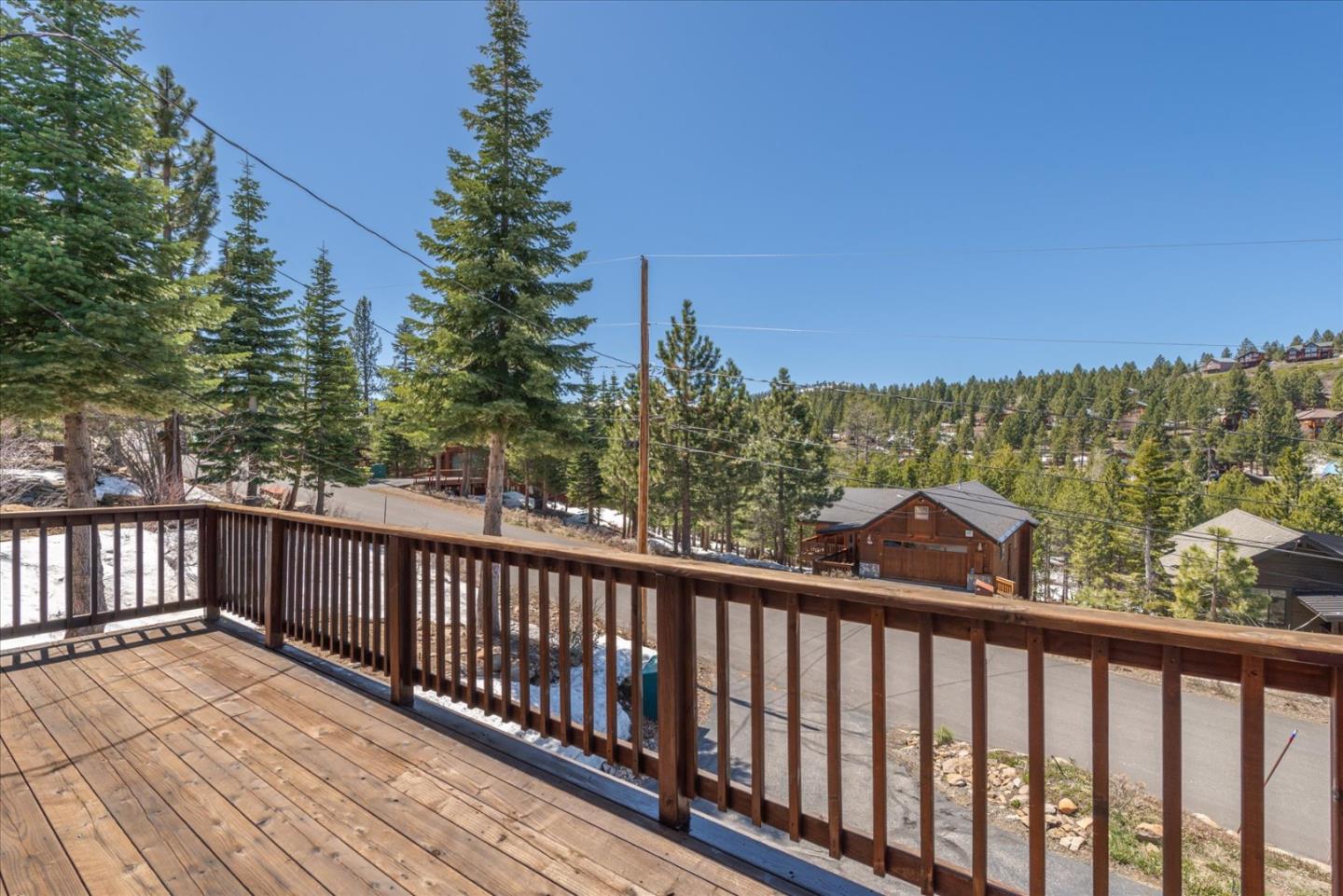 Detail Gallery Image 22 of 70 For 13610 Hillside Dr, Truckee,  CA 96161 - 3 Beds | 3 Baths