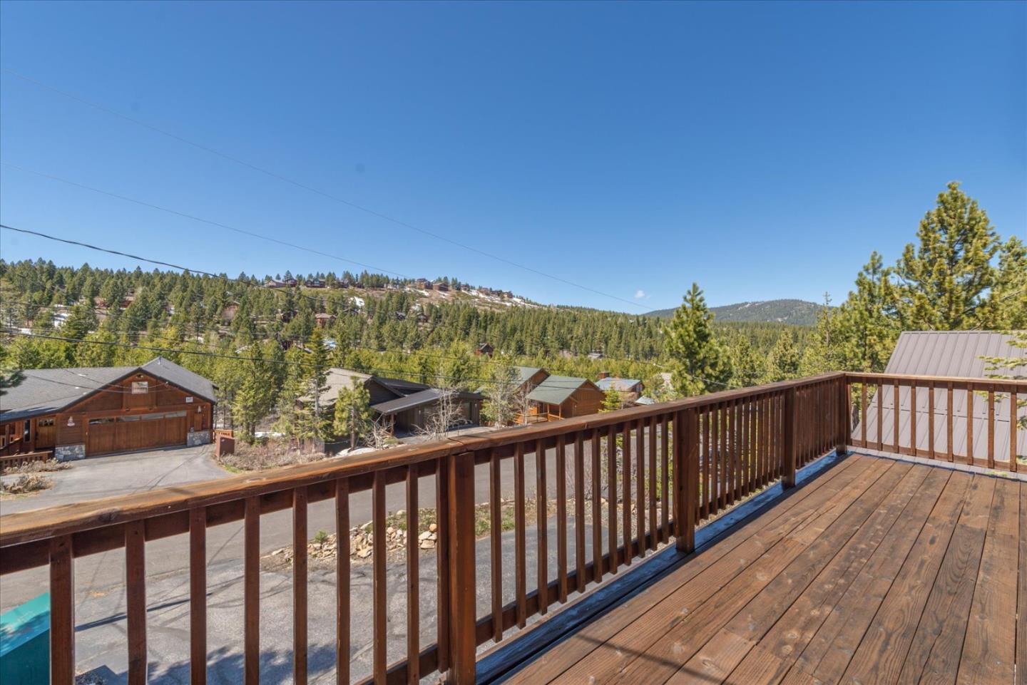 Detail Gallery Image 23 of 70 For 13610 Hillside Dr, Truckee,  CA 96161 - 3 Beds | 3 Baths