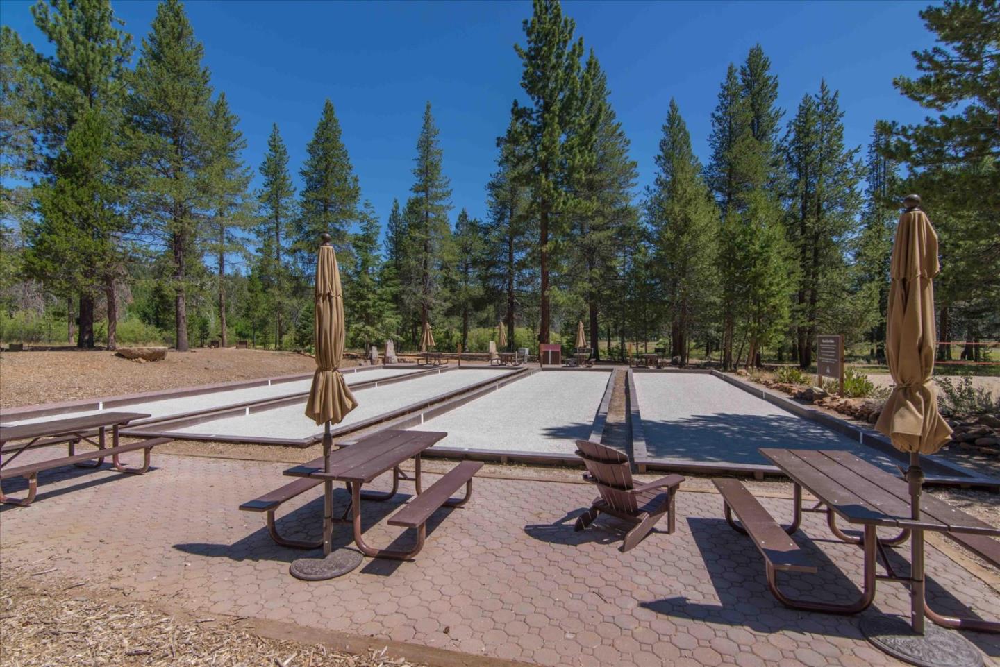 Detail Gallery Image 38 of 70 For 13610 Hillside Dr, Truckee,  CA 96161 - 3 Beds | 3 Baths